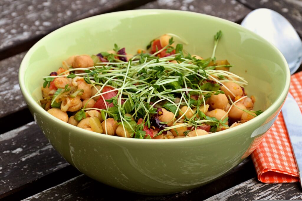 25 Quick and Easy Vegetarian Recipes for Every Day chickpea salad recipe